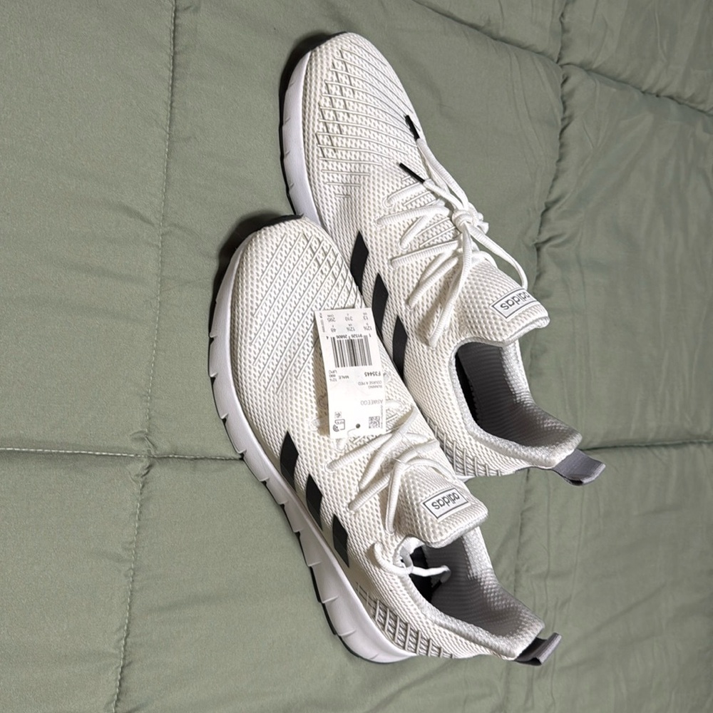 Men’s Adidas Asweego size 13